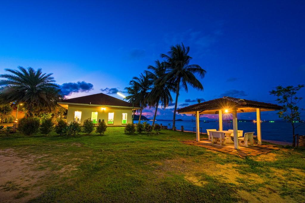 Star Light Beach Resort And Restaurant Chumphon Exteriör bild