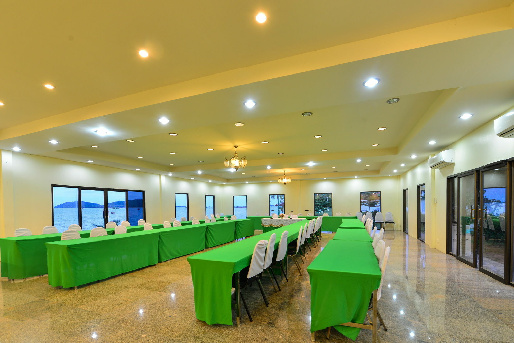 Star Light Beach Resort And Restaurant Chumphon Exteriör bild